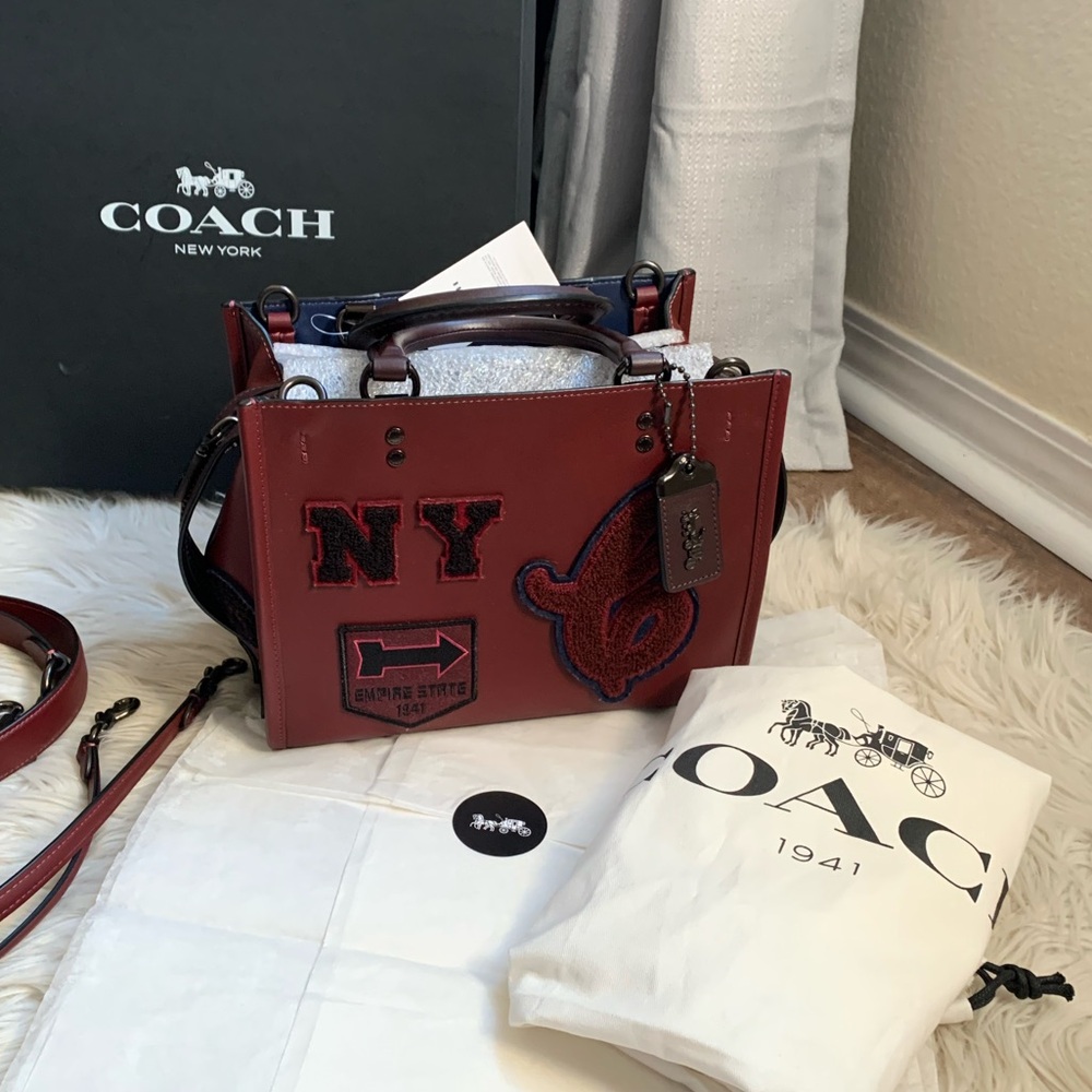 Coach Rogue 25 With Varsity Patches V5/Cardinal - Picture 8 of 17
